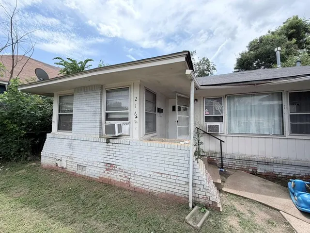 Photo 2 — 216 SE 41st Street, Oklahoma City, OK 73129