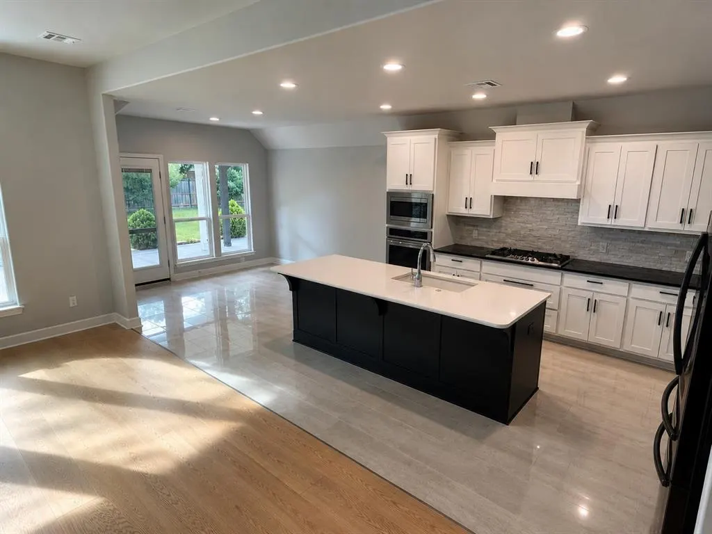 Photo 3 — 18500 Heritage Run Road, Edmond, OK 73012