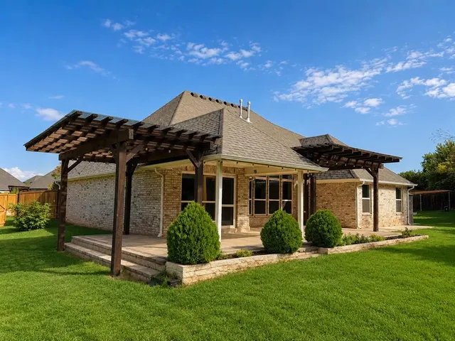 Photo 5 — 18500 Heritage Run Road, Edmond, OK 73012
