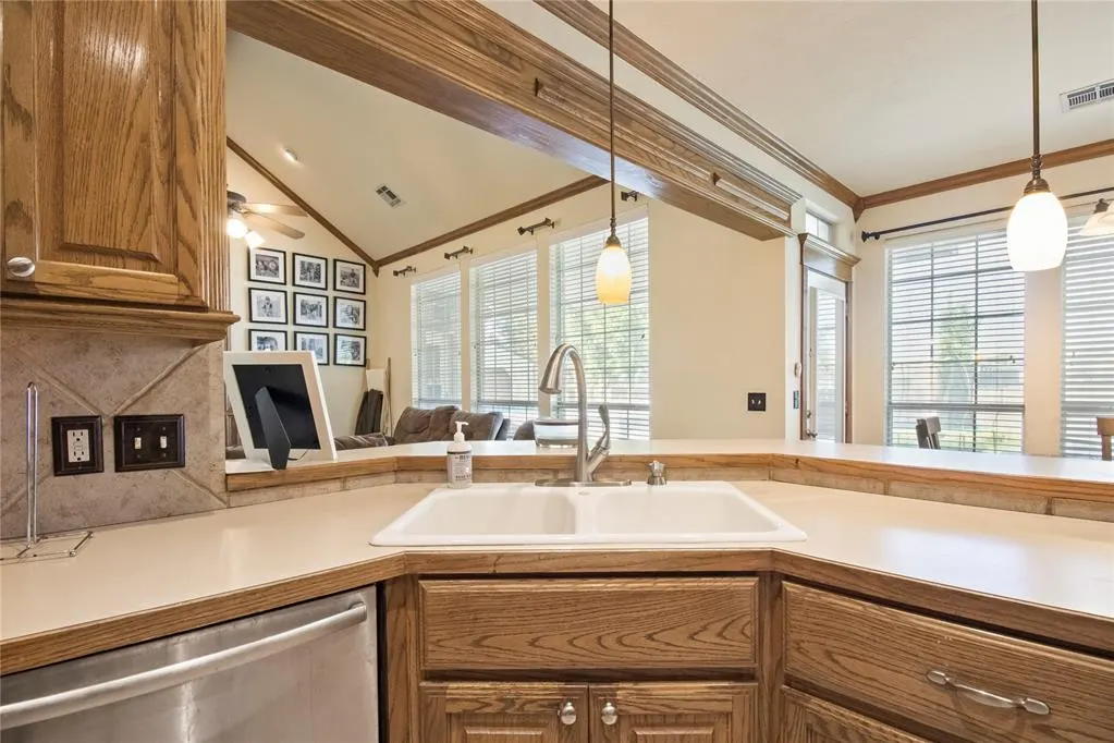 Photo 14 — 615 N Songbird Way, Mustang, OK 73064