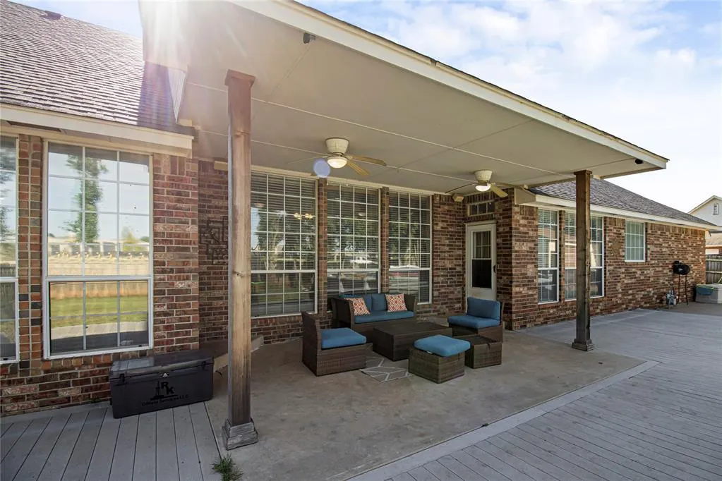 Photo 32 — 615 N Songbird Way, Mustang, OK 73064