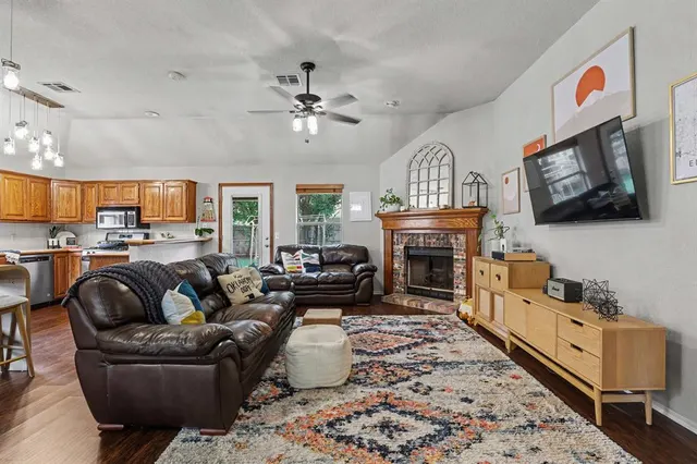Photo 3 — 1904 Joseph Drive, Edmond, OK 73003
