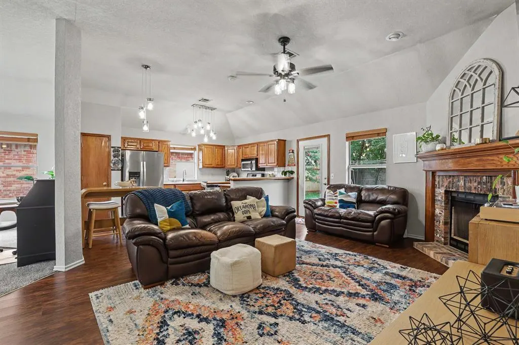 Photo 7 — 1904 Joseph Drive, Edmond, OK 73003