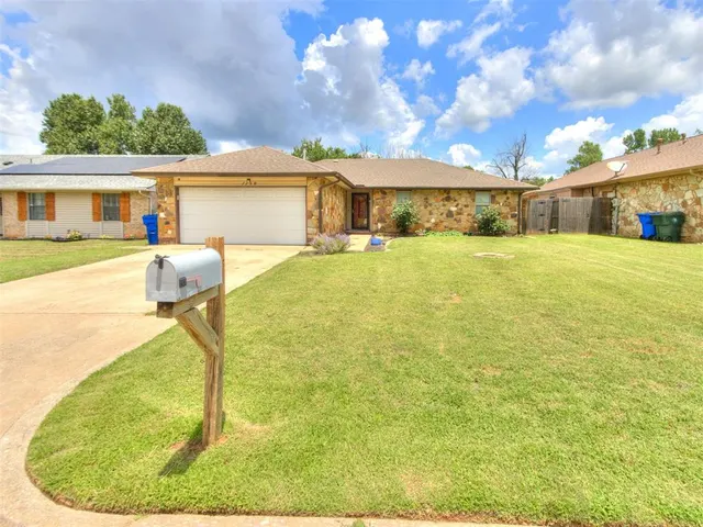 Photo 2 — 1129 Hawthorne Drive, Oklahoma City, OK 73110