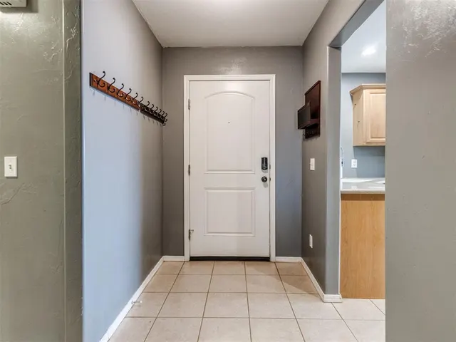 Photo 3 — 1129 Hawthorne Drive, Oklahoma City, OK 73110