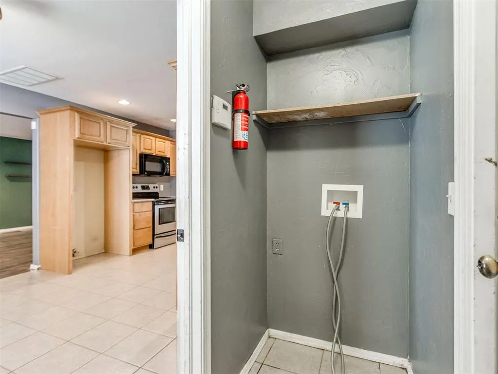 Photo 17 — 1129 Hawthorne Drive, Oklahoma City, OK 73110