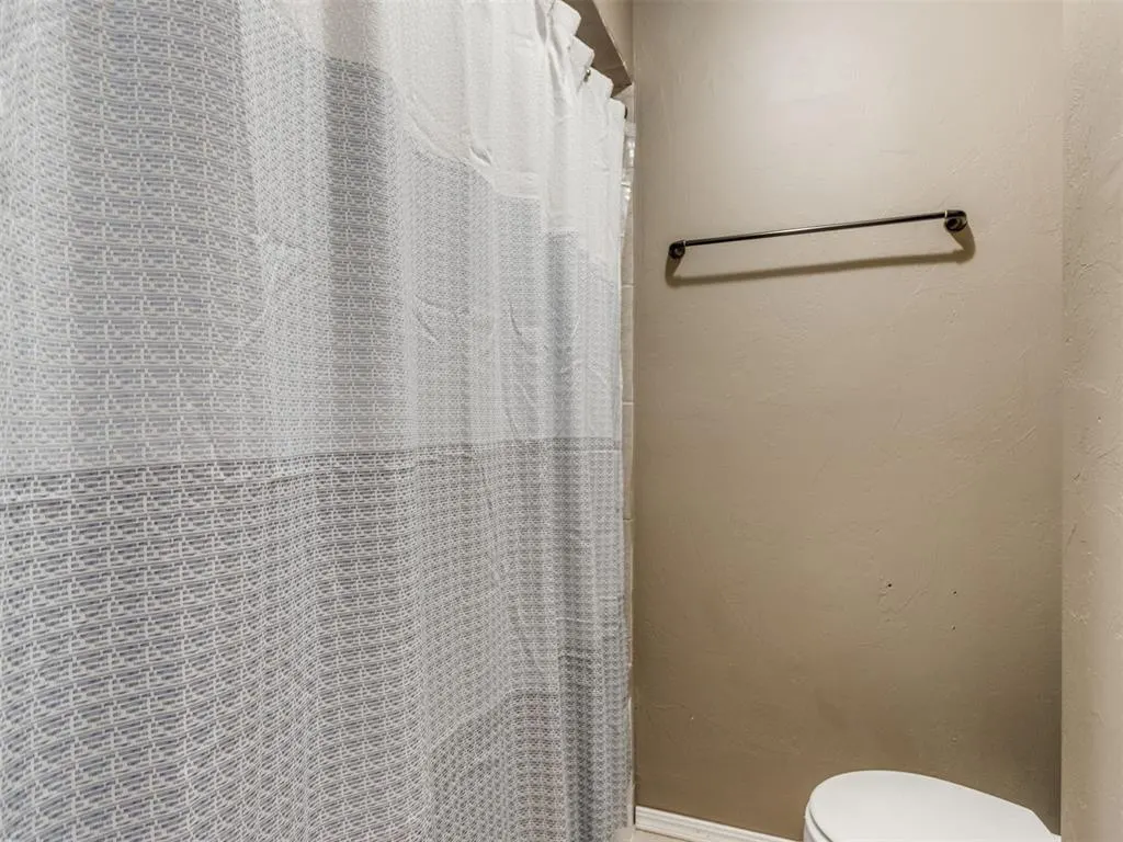Photo 23 — 1129 Hawthorne Drive, Oklahoma City, OK 73110