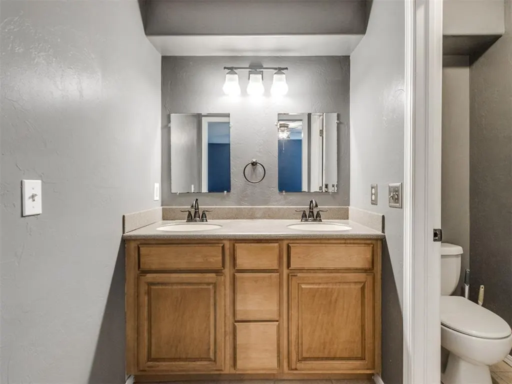 Photo 32 — 1129 Hawthorne Drive, Oklahoma City, OK 73110