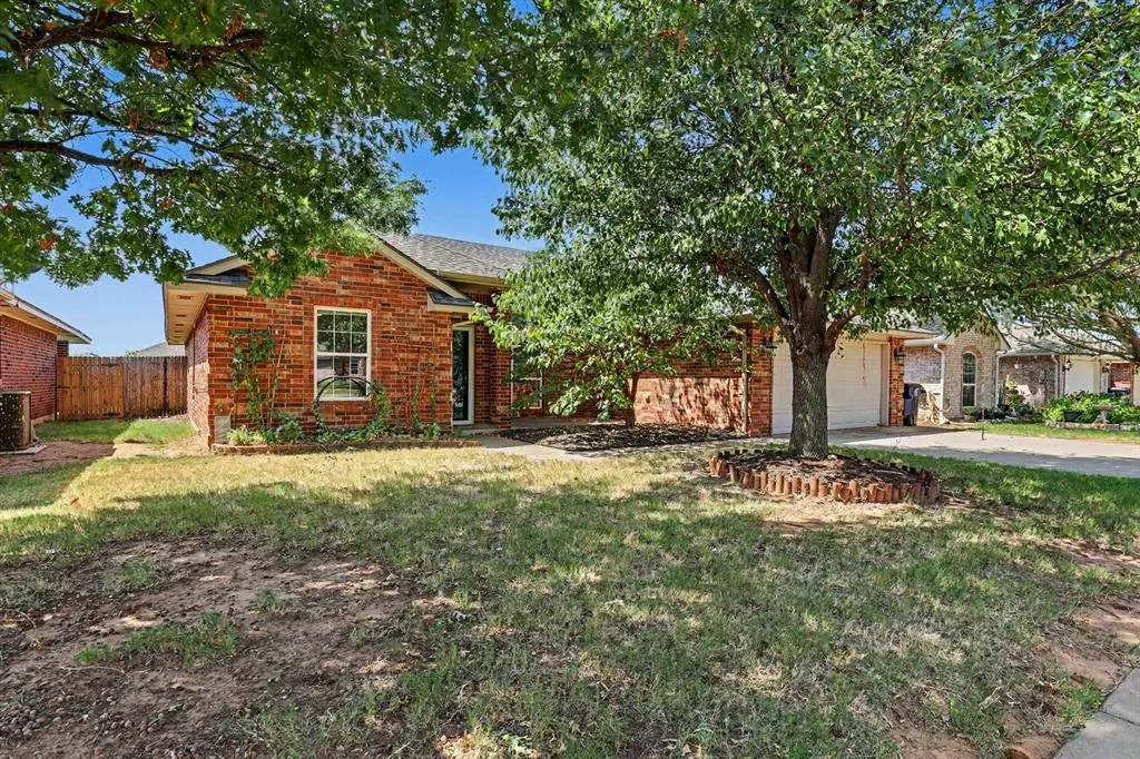 Photo 2 — 11632 SW 11th Street, Yukon, OK 73099