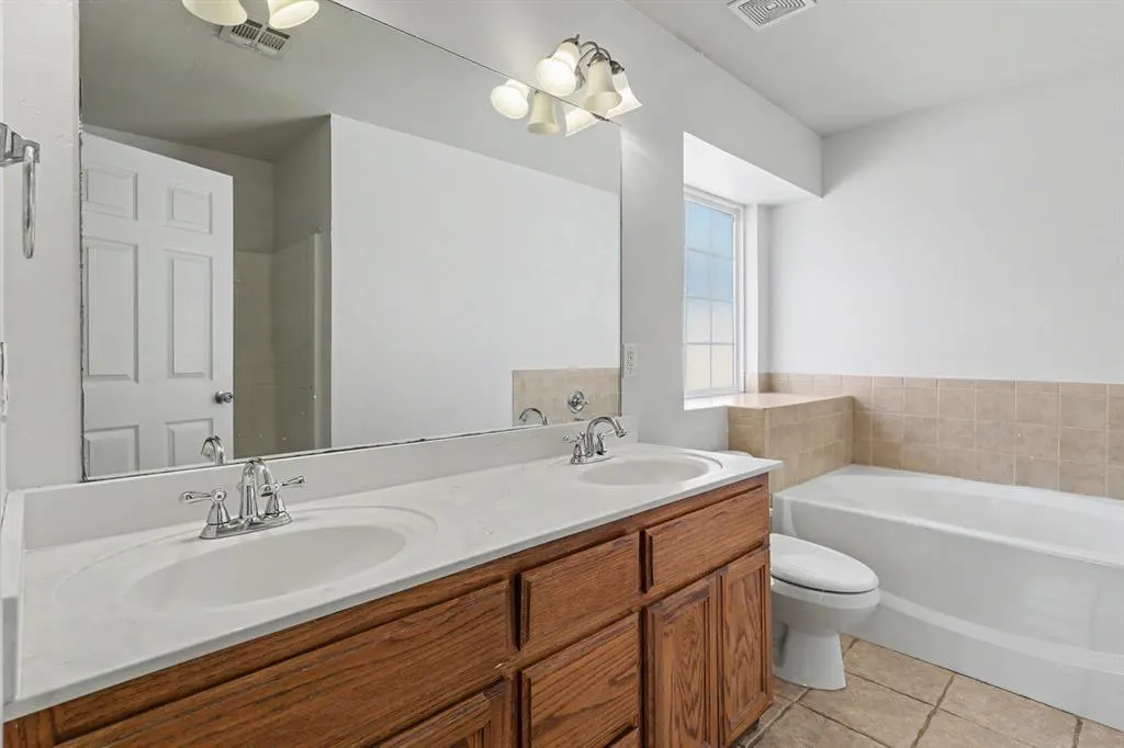 Photo 15 — 11632 SW 11th Street, Yukon, OK 73099