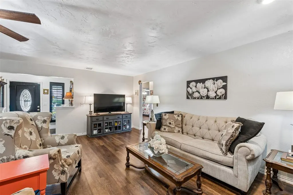 Photo 15 — 9809 S Country Club Drive, Oklahoma City, OK 73159