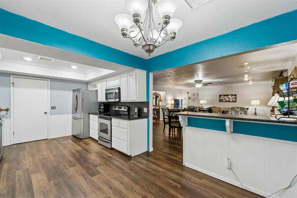 Photo 19 — 9809 S Country Club Drive, Oklahoma City, OK 73159