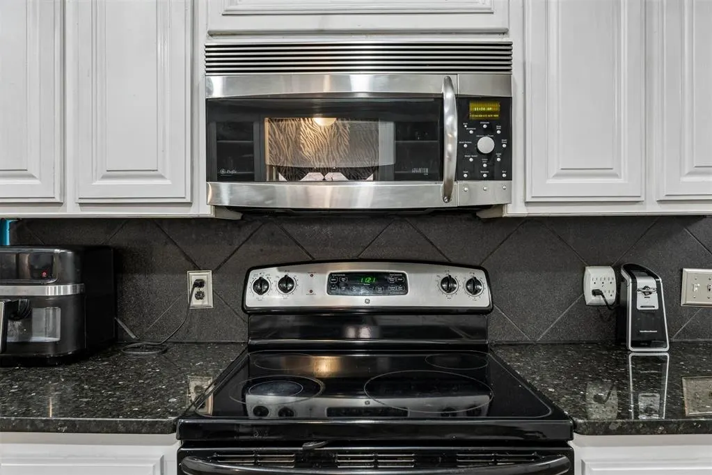 Photo 23 — 9809 S Country Club Drive, Oklahoma City, OK 73159