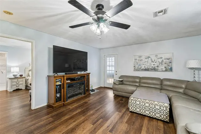 Photo 6 — 9809 S Country Club Drive, Oklahoma City, OK 73159