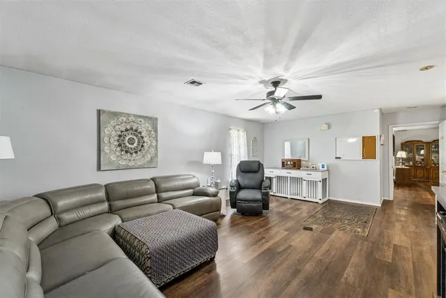 Photo 2 — 9809 S Country Club Drive, Oklahoma City, OK 73159