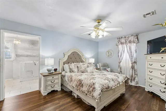 Photo 7 — 9809 S Country Club Drive, Oklahoma City, OK 73159