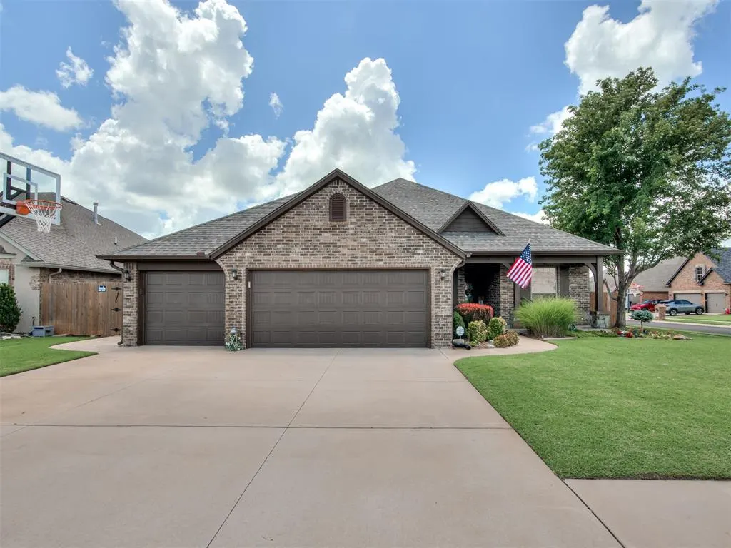 Photo 2 — 4916 SW 126th Street, Oklahoma City, OK 73173