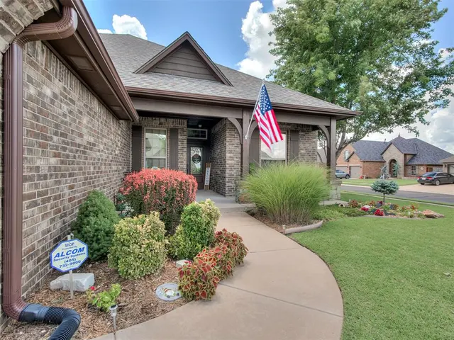 Photo 3 — 4916 SW 126th Street, Oklahoma City, OK 73173