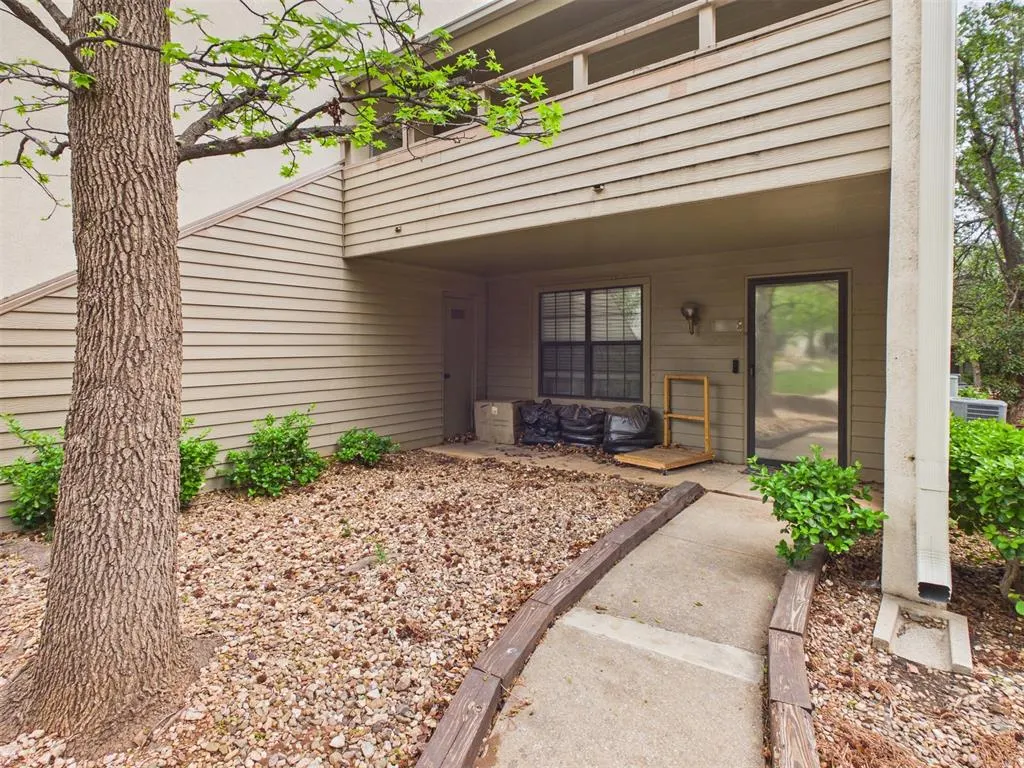 Front exterior — 11130 Stratford Drive 325, Oklahoma City, OK 73120