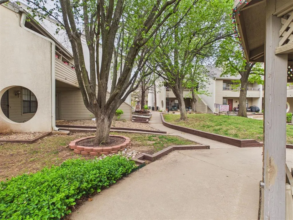 Photo 20 — 11130 Stratford Drive 325, Oklahoma City, OK 73120