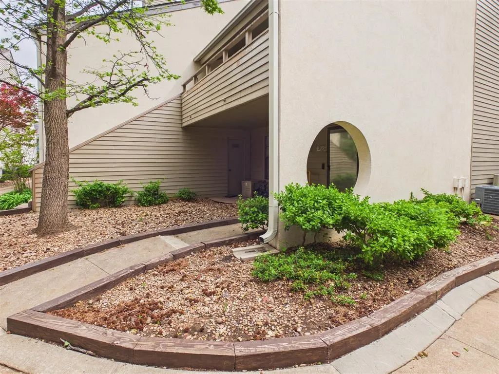 Photo 22 — 11130 Stratford Drive 325, Oklahoma City, OK 73120