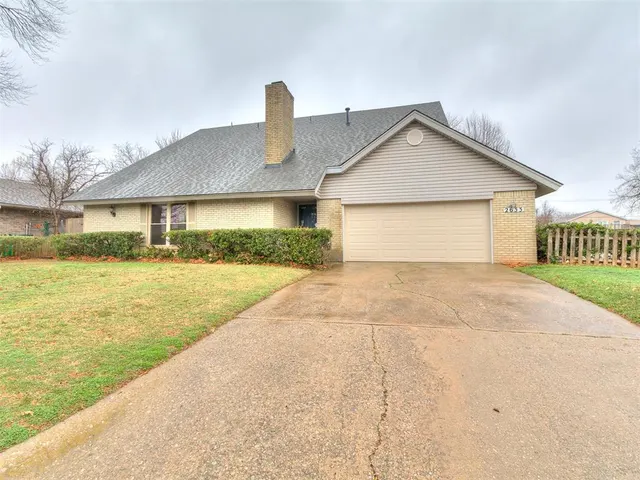 Photo 2 — 2633 N Sterling Avenue, Oklahoma City, OK 73127
