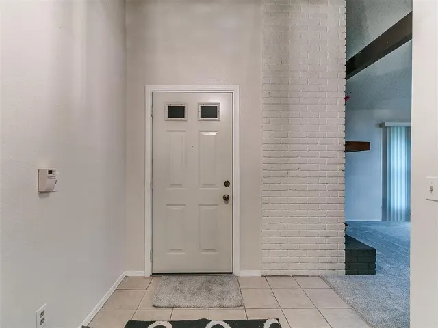 Photo 4 — 2633 N Sterling Avenue, Oklahoma City, OK 73127