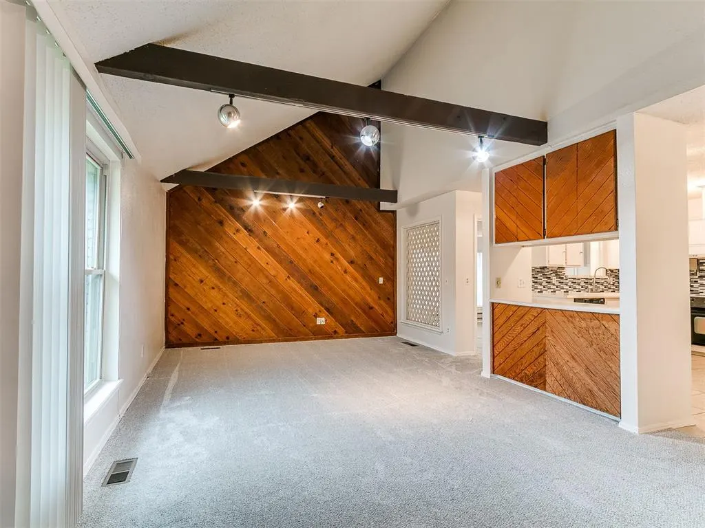 Photo 6 — 2633 N Sterling Avenue, Oklahoma City, OK 73127