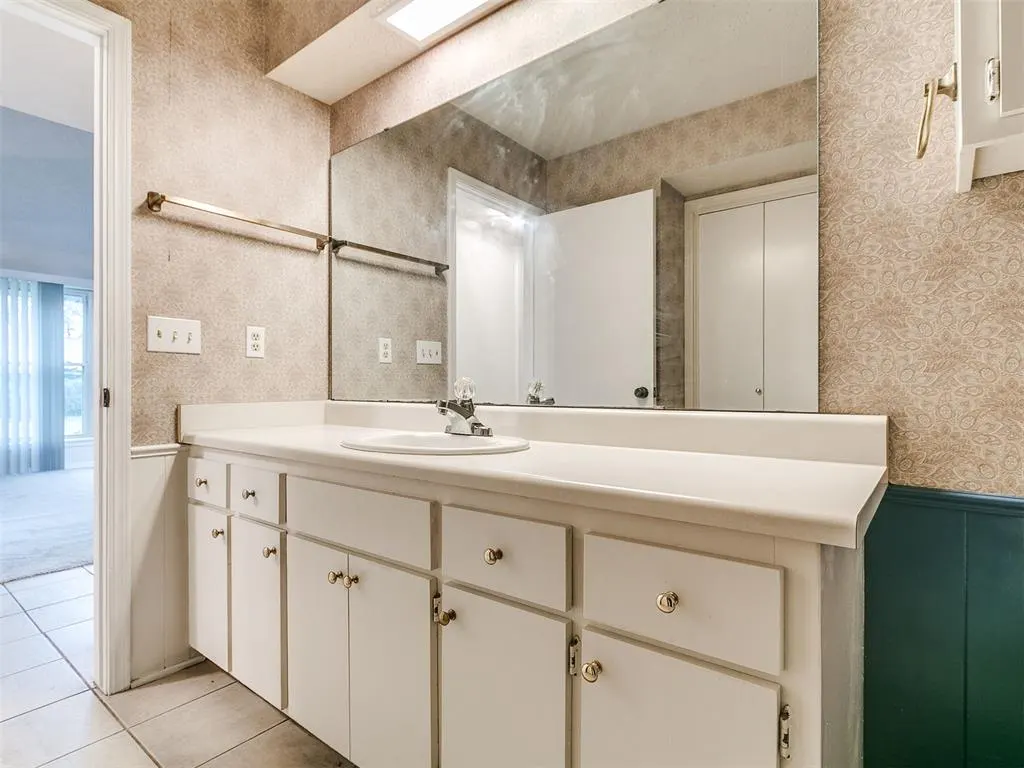 Photo 11 — 2633 N Sterling Avenue, Oklahoma City, OK 73127