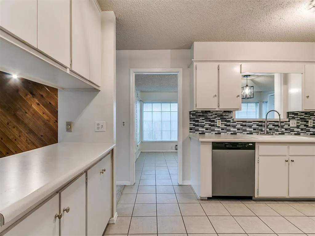 Photo 13 — 2633 N Sterling Avenue, Oklahoma City, OK 73127