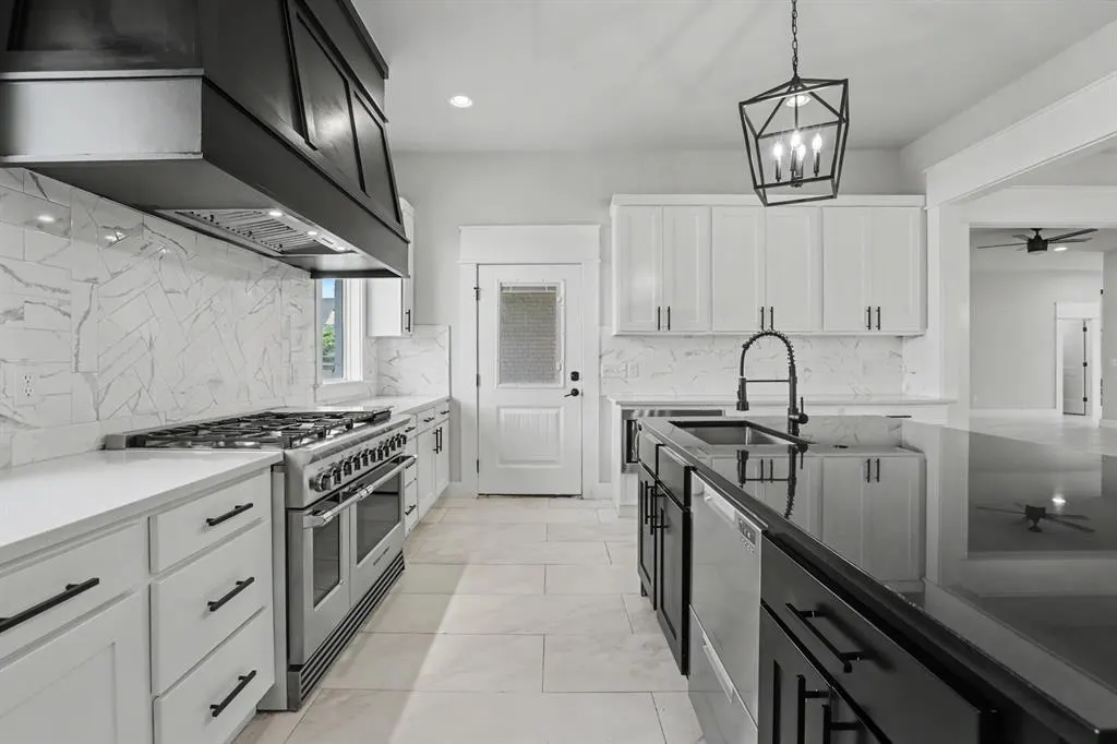 Photo 9 — 16741 Little Leaf Lane, Edmond, OK 73012