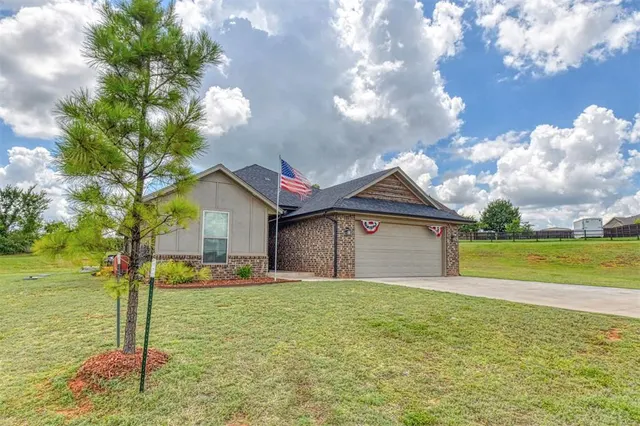 Photo 4 — 3713 King Arthur Court, Newcastle, OK 73065