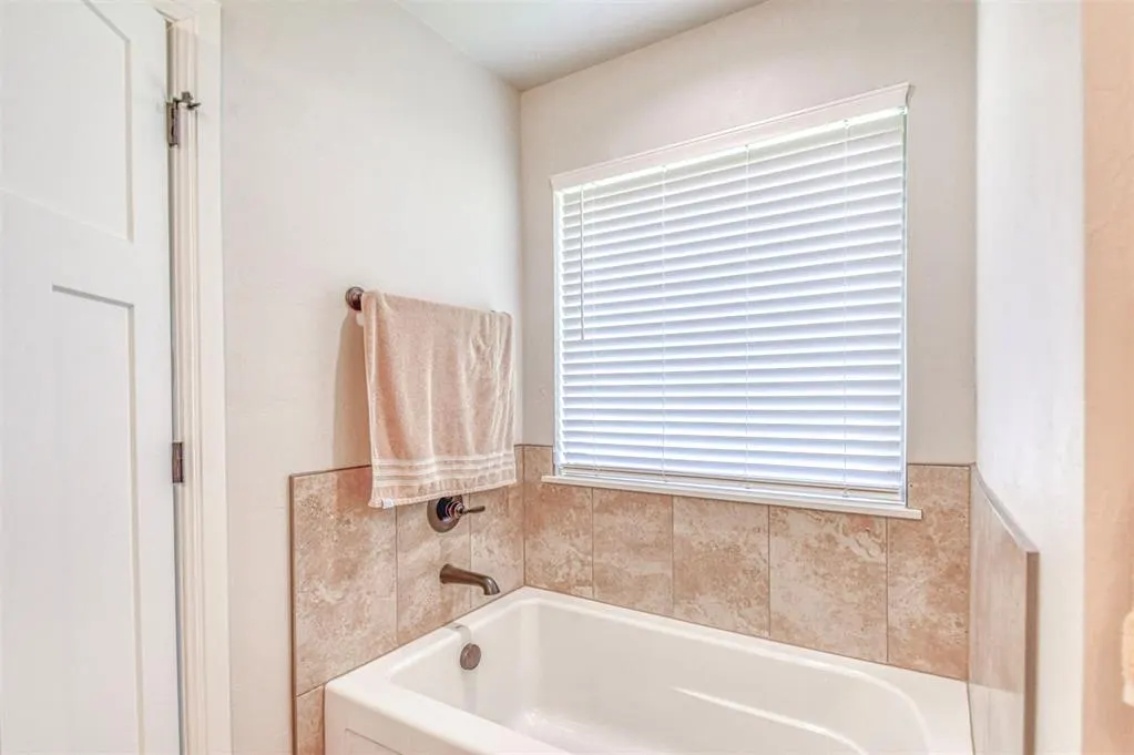 Photo 25 — 3713 King Arthur Court, Newcastle, OK 73065