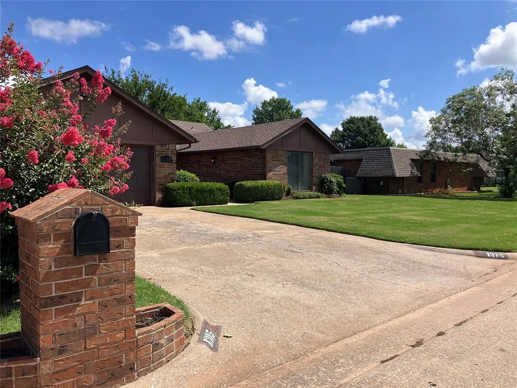Photo 2 — 1315 Saint Mathews Drive, Midwest City, OK 73110