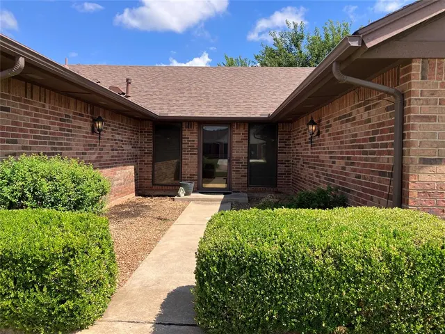 Photo 3 — 1315 Saint Mathews Drive, Midwest City, OK 73110