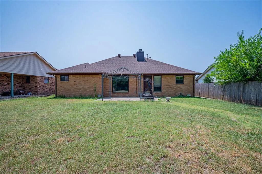 Photo 4 — 813 Wandering Way, Oklahoma City, OK 73170