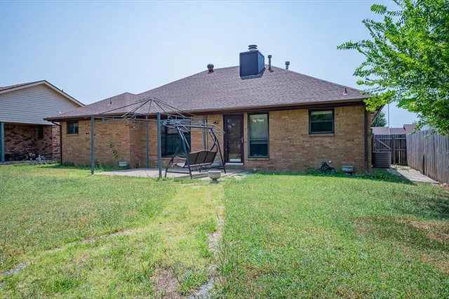 Photo 5 — 813 Wandering Way, Oklahoma City, OK 73170