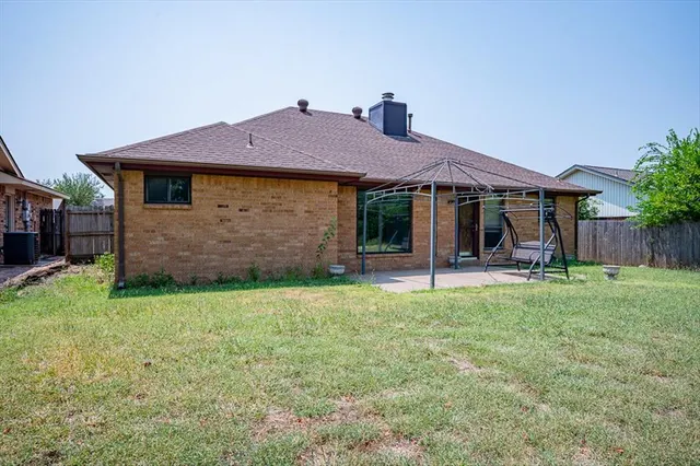 Photo 6 — 813 Wandering Way, Oklahoma City, OK 73170