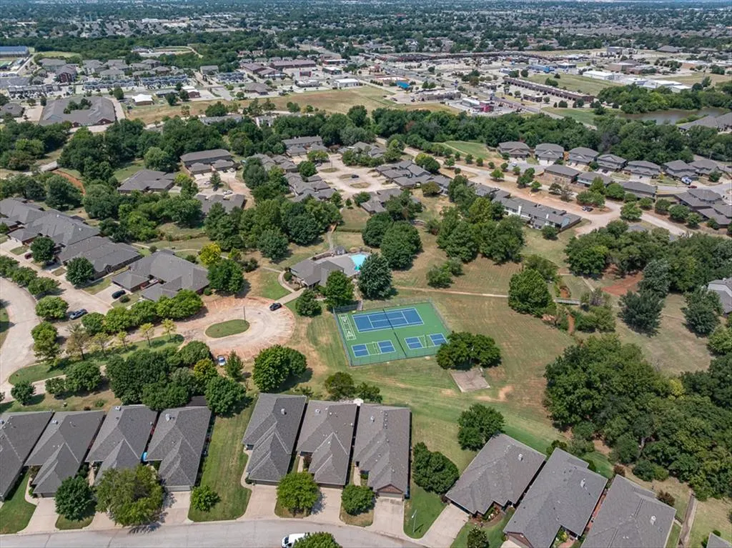 Photo 11 — 813 Wandering Way, Oklahoma City, OK 73170