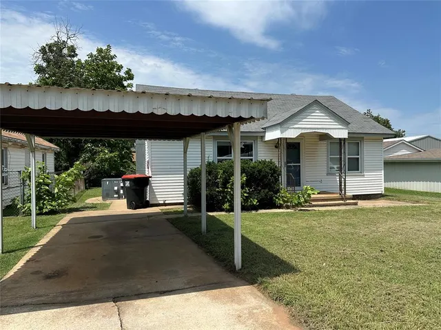 Photo 2 — 509 Delaware Street, Jones, OK 73049