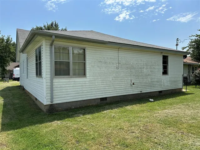 Photo 5 — 509 Delaware Street, Jones, OK 73049