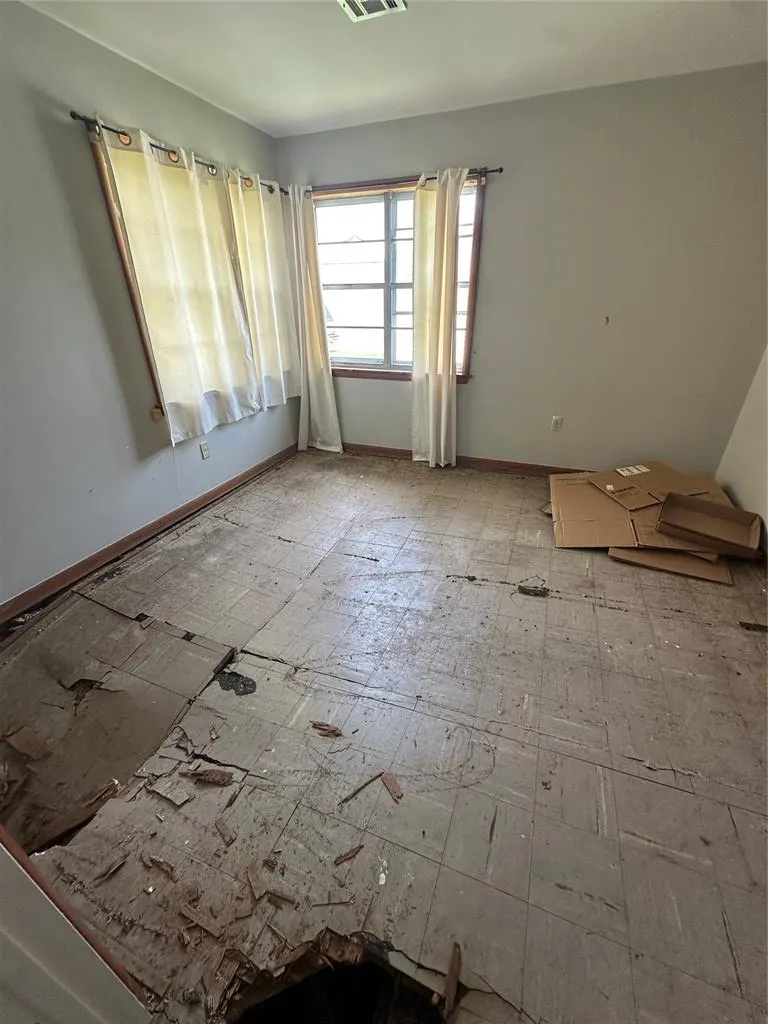 Photo 17 — 509 Delaware Street, Jones, OK 73049