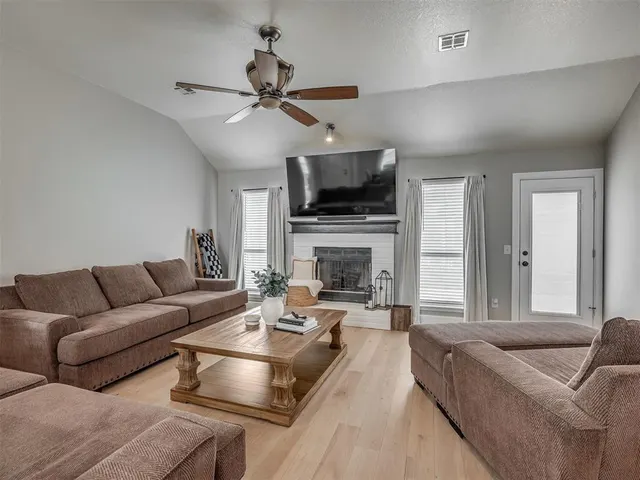 Photo 7 — 823 Olde Town Drive, Piedmont, OK 73078