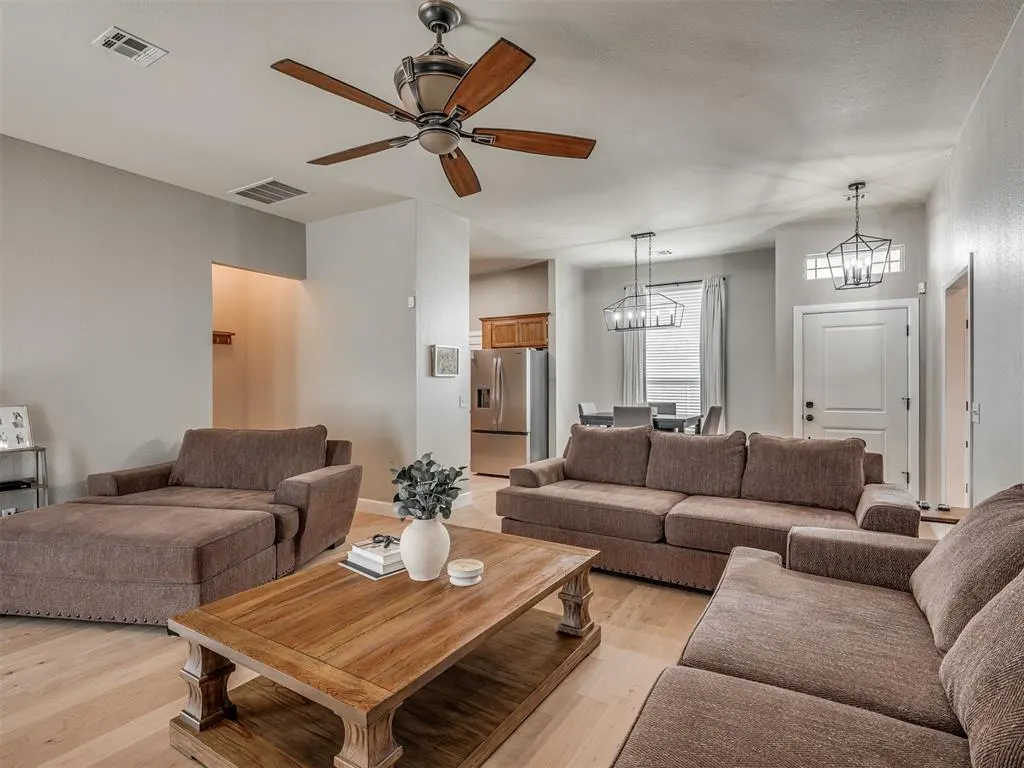 Photo 8 — 823 Olde Town Drive, Piedmont, OK 73078