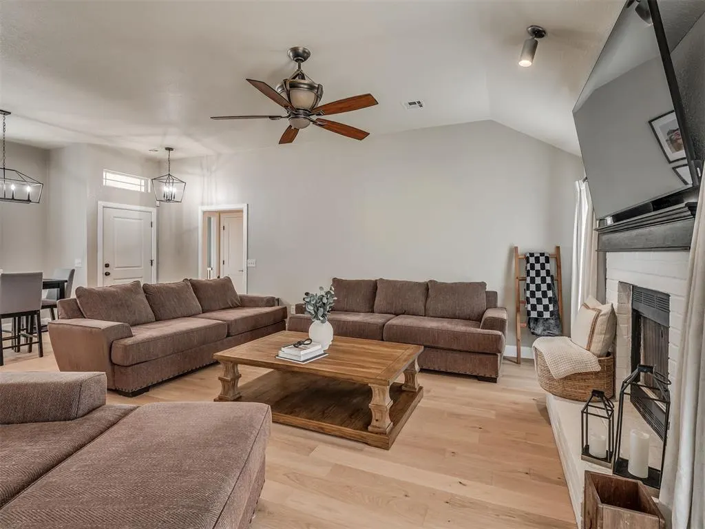 Photo 9 — 823 Olde Town Drive, Piedmont, OK 73078