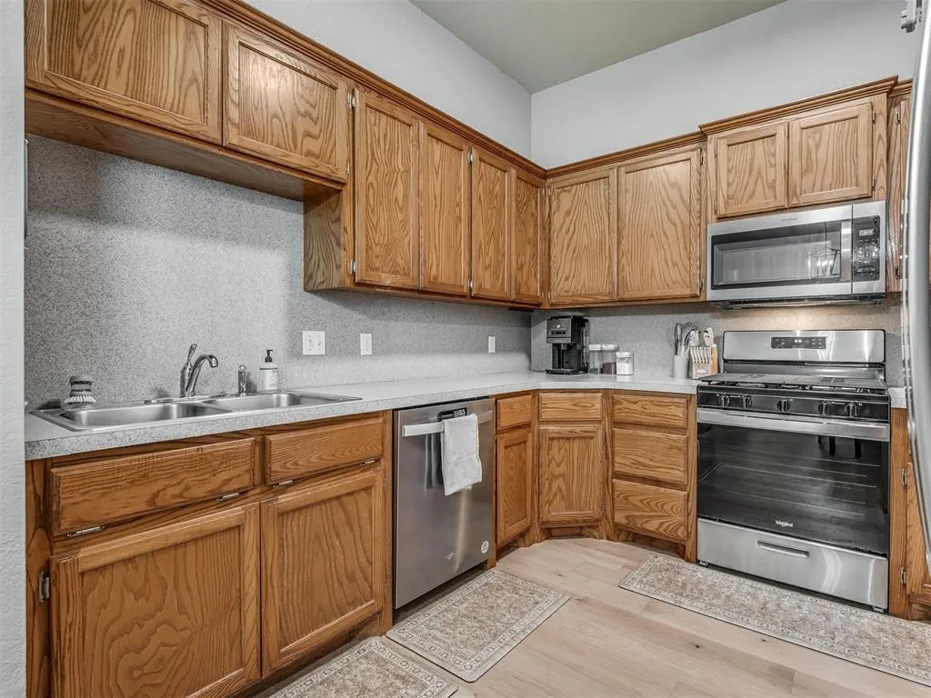 Photo 11 — 823 Olde Town Drive, Piedmont, OK 73078