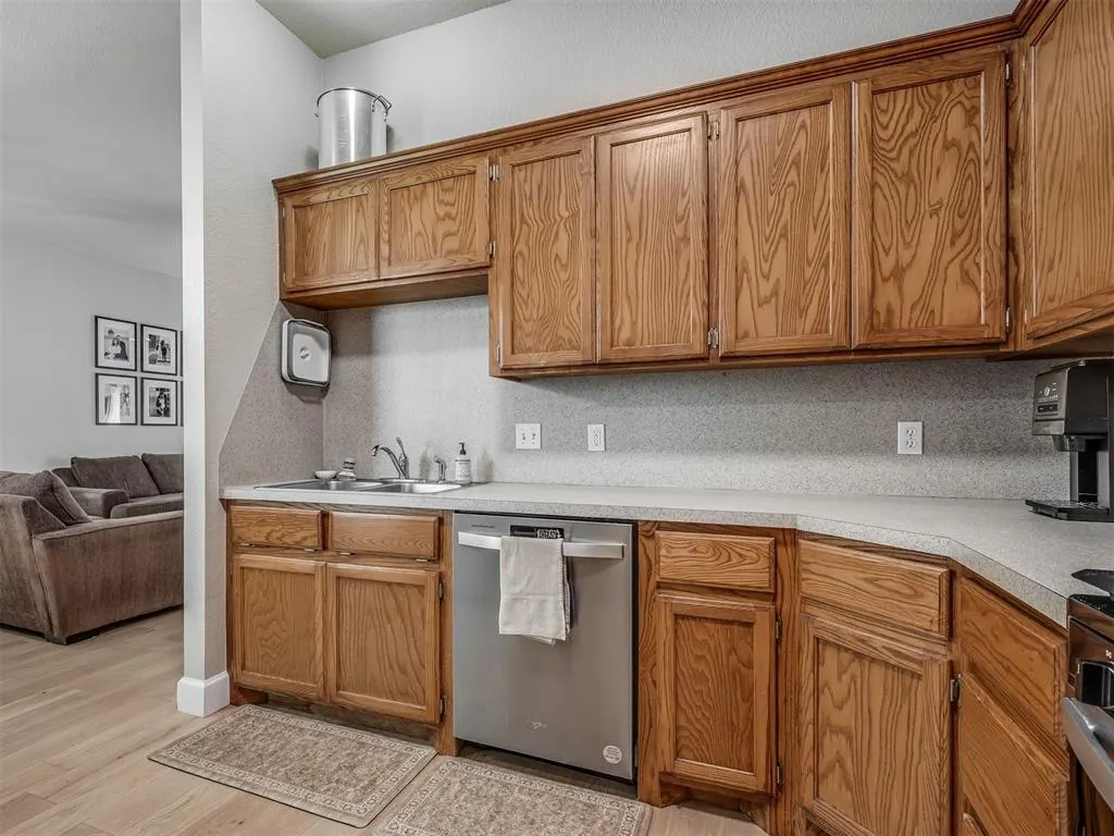 Photo 13 — 823 Olde Town Drive, Piedmont, OK 73078