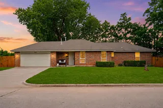 Sold home at 720 NW 8th Street