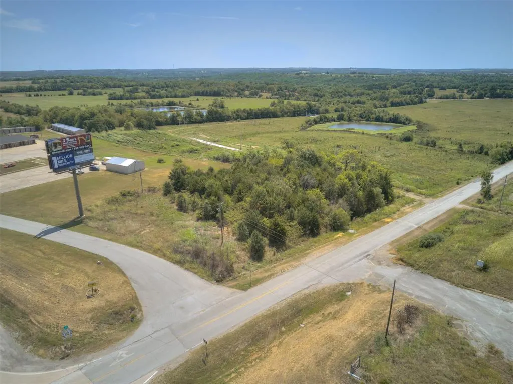 Front exterior — 0000 Bryant at Leonard, Henryetta, OK 74437