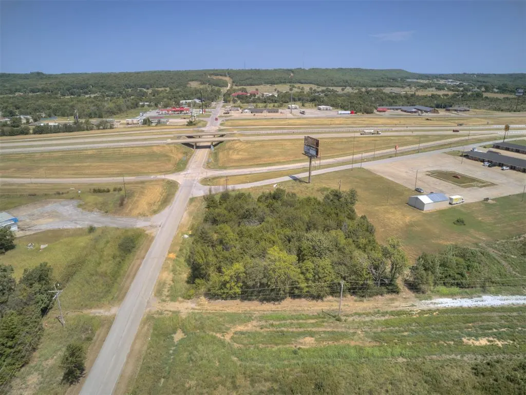 Photo 4 — 0000 Bryant at Leonard, Henryetta, OK 74437